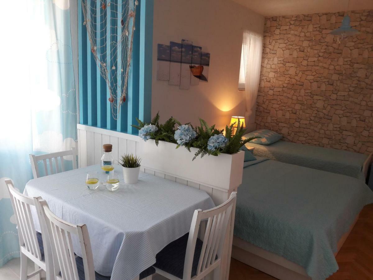 Hotel Nina à Baška Voda Extérieur photo